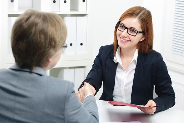 устройство на работу